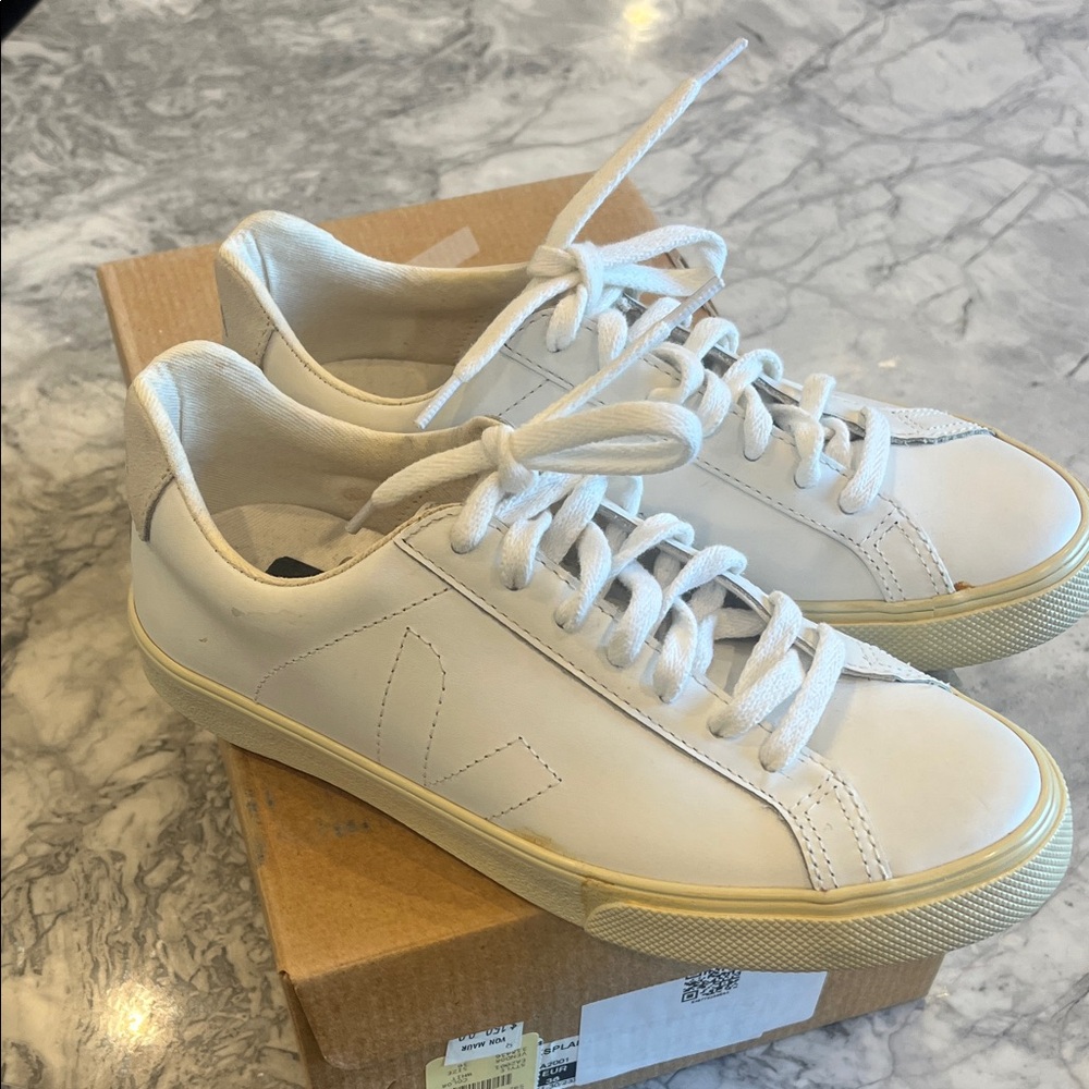 Veja Esplar Sneakers